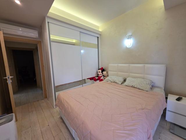 Luksuzno opremljen dvosoban stan 80m² u Budvi, Rozino