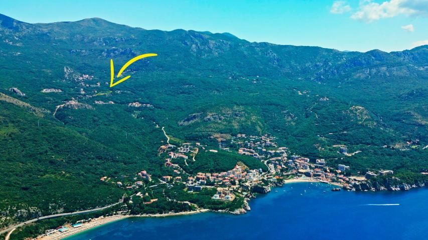 Urbanizovano zemljište od 732 m² sa panoramskim pogledom na more u Kuljačama, Budva