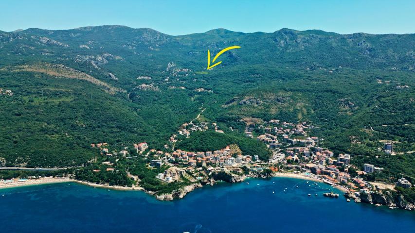 Neurbanizovano zemljište od 1088 m² sa panoramskim pogledom na more u Kuljačama, Budva