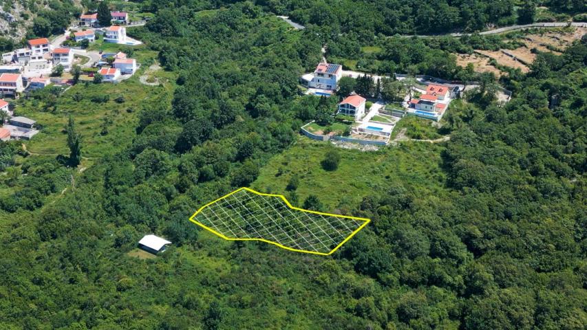 Neurbanizovano zemljište od 1088 m² sa panoramskim pogledom na more u Kuljačama, Budva