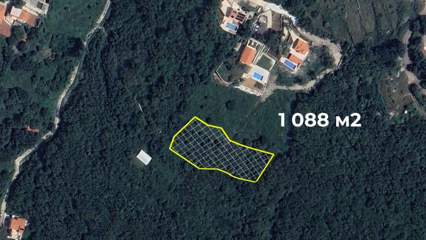Neurbanizovano zemljište od 1088 m² sa panoramskim pogledom na more u Kuljačama, Budva
