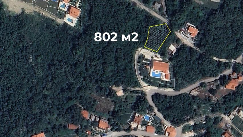 Urbanizovano zemljište 802m² sa panoramskim pogledom na more u Kuljačama, Budva
