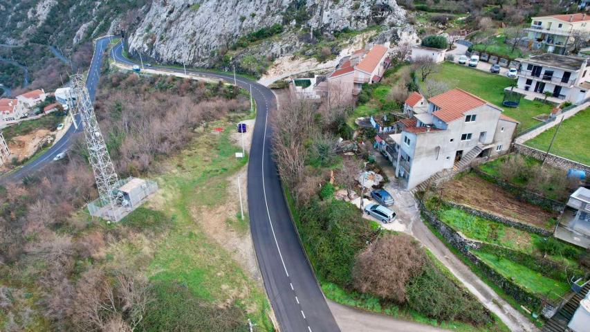Urbanizovan plac 12.000 m² sa panoramskim pogledom na more, Škaljari, Kotor