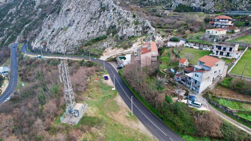 Urbanizovan plac 12.000 m² sa panoramskim pogledom na more, Škaljari, Kotor