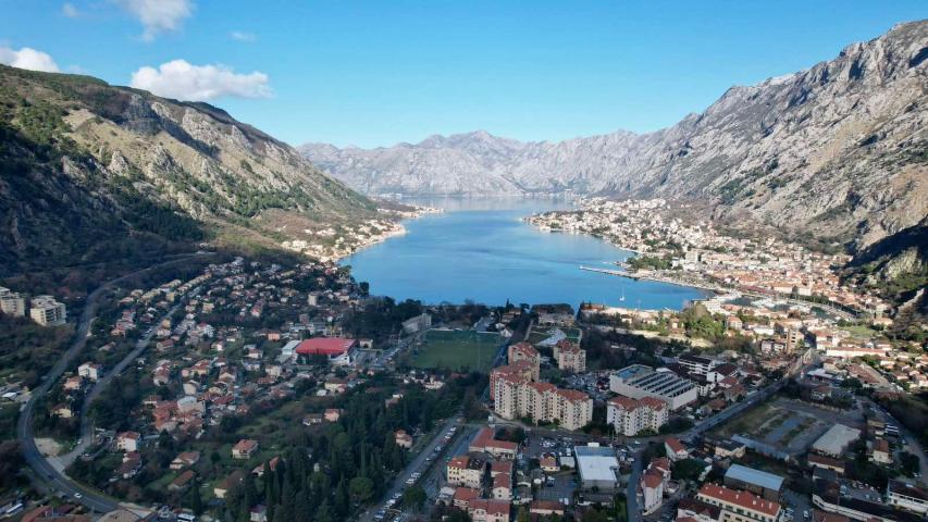 Urbanizovan plac 12.000 m² sa panoramskim pogledom na more, Škaljari, Kotor