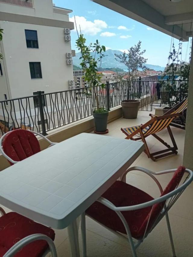 Na prodaju jednosoban stan 51 m² sa panoramskim pogledom na more i garažnim mestom – Dubovica, Budva