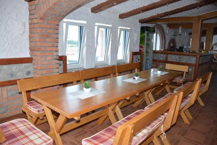 Hotel 1.200m² sa restoranom i placem 800m² – Donji Štoj, Ulcinj