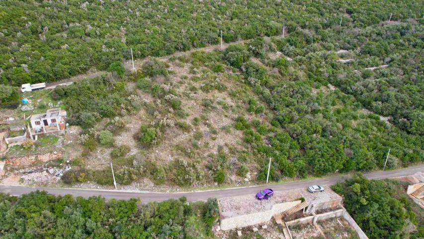 Neurbanizovano zemljiste 900m² sa pogledom na more-Višnjeva, Kotor