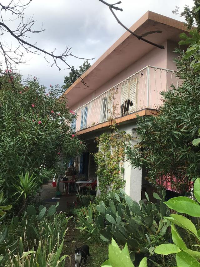 Porodična kuća 260m² sa pogledom na more – Sutomore, Zagradje