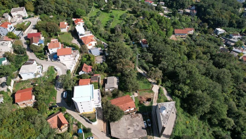 Urbanizovano zemljiste 750m² sa Panoramskim Pogledom na More i Grad u Budvi, Maine