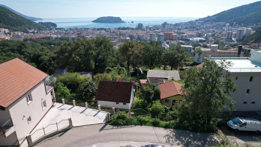 Urbanizovano zemljiste 750m² sa Panoramskim Pogledom na More i Grad u Budvi, Maine
