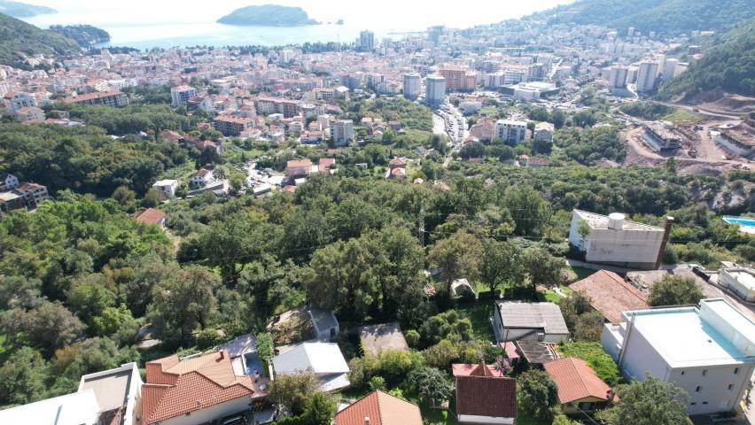 Urbanizovano zemljiste 750m² sa Panoramskim Pogledom na More i Grad u Budvi, Maine