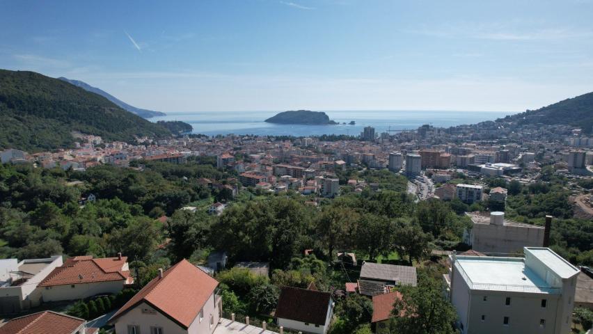 Urbanizovano zemljiste 750m² sa Panoramskim Pogledom na More i Grad u Budvi, Maine