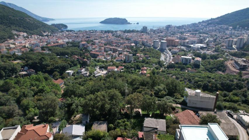 Urbanizovano zemljiste 750m² sa Panoramskim Pogledom na More i Grad u Budvi, Maine