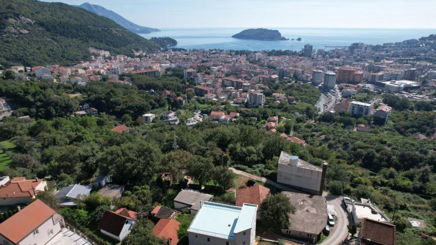 Urbanizovano zemljiste 750m² sa Panoramskim Pogledom na More i Grad u Budvi, Maine