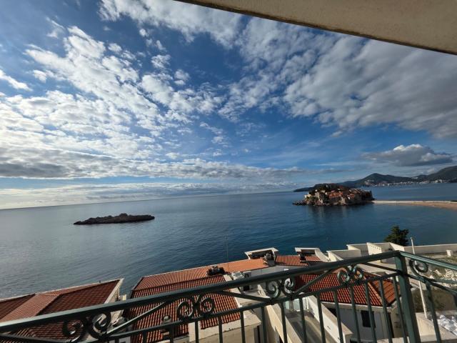 Luksuzni hotel sa spa centrom, restoranom i brojnim sadržajem na prodaju-Sveti Stefan, Crna Gora