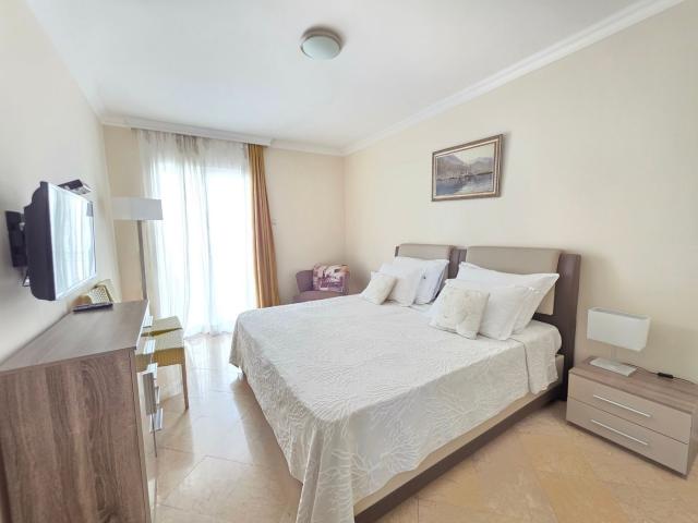 Luksuzni hotel sa spa centrom, restoranom i brojnim sadržajem na prodaju-Sveti Stefan, Crna Gora
