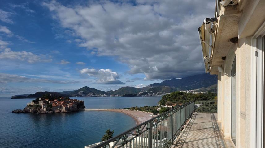 Luksuzni hotel sa spa centrom, restoranom i brojnim sadržajem na prodaju-Sveti Stefan, Crna Gora