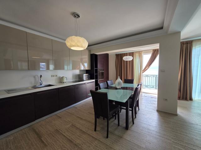 Luksuzni hotel sa spa centrom, restoranom i brojnim sadržajem na prodaju-Sveti Stefan, Crna Gora