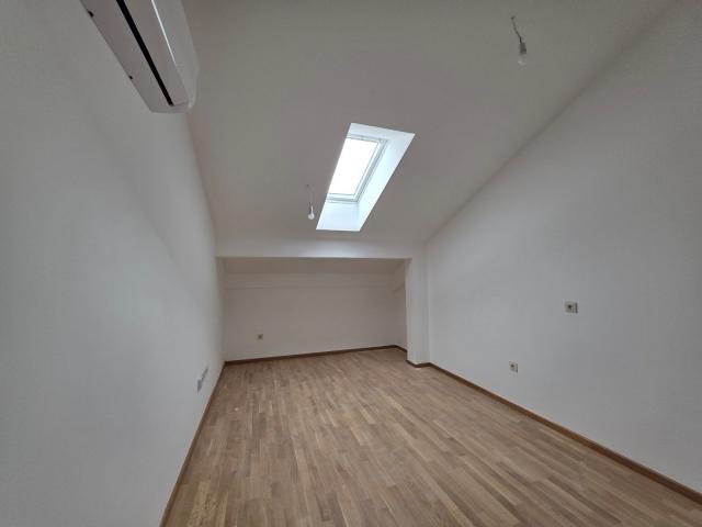 Dvosoban stan 53.10m² sa pogledom na more u novom stambeno poslovnoj zgradi-Budva, Adok