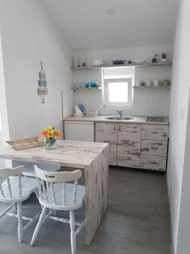 Trospratna kuća 498m² sa placem 714m² na atraktivnoj lokaciji u Budvi – Babilonija