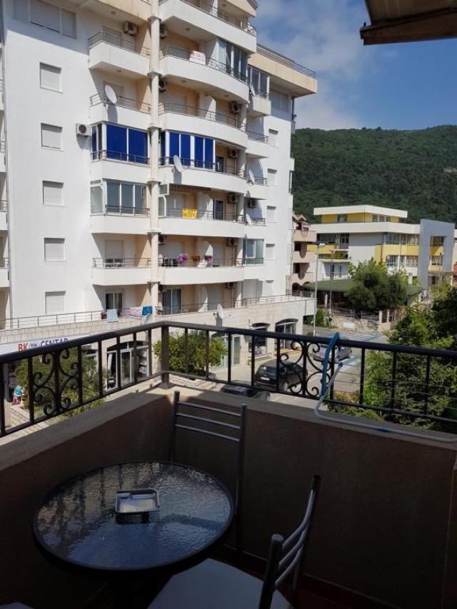 Trospratna kuća 498m² sa placem 714m² na atraktivnoj lokaciji u Budvi – Babilonija