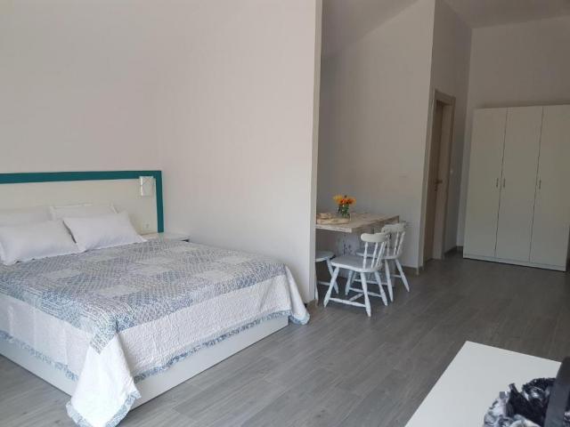 Trospratna kuća 498m² sa placem 714m² na atraktivnoj lokaciji u Budvi – Babilonija
