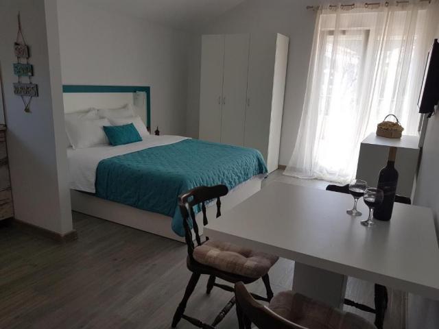 Trospratna kuća 498m² sa placem 714m² na atraktivnoj lokaciji u Budvi – Babilonija