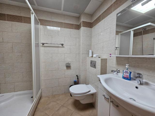 Dvosoban namesten stan 90m2 sa pogledom na more na atraktivnoj lokaciji -Becici