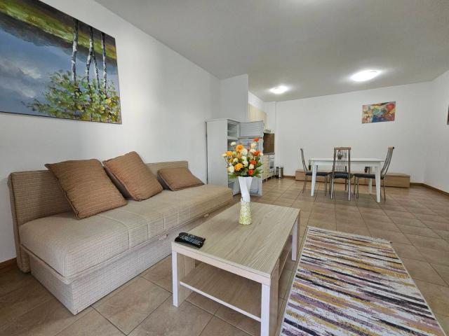 Dvosoban namesten stan 90m2 sa pogledom na more na atraktivnoj lokaciji -Becici