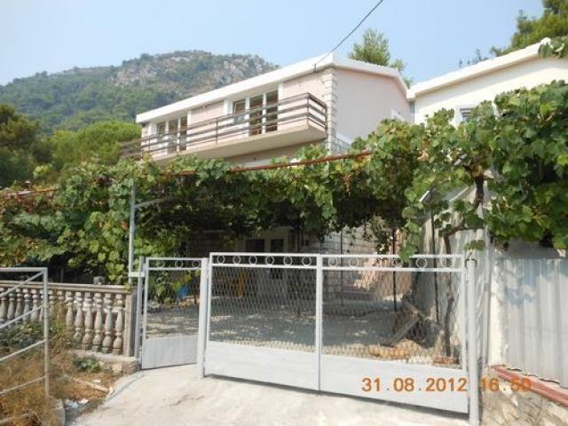 Prostrana kuća 300 m² sa pogledom na more-Budva, Lazi