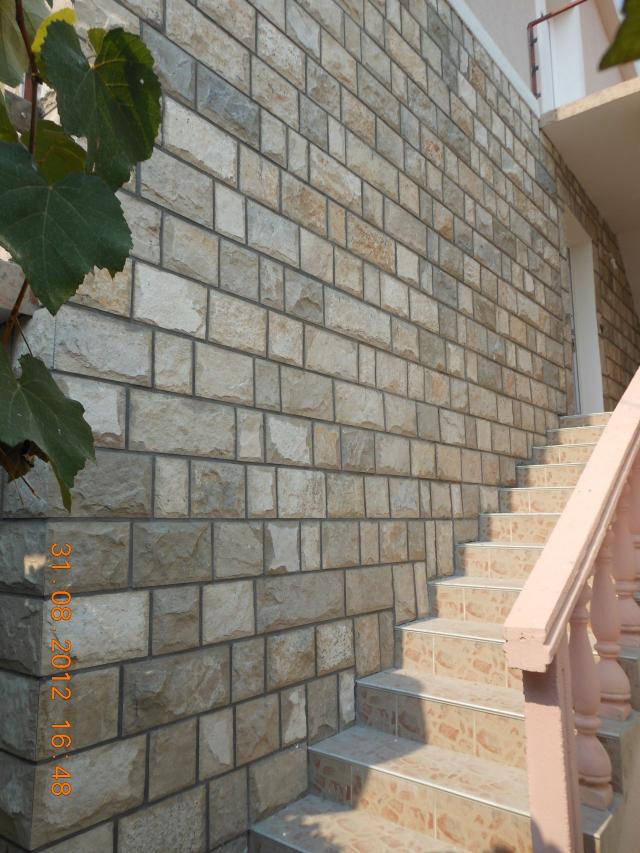 Prostrana kuća 300 m² sa pogledom na more-Budva, Lazi