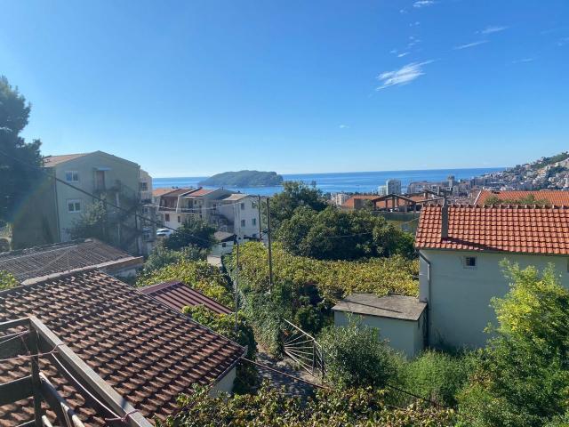 Prostrana kuća 300 m² sa pogledom na more-Budva, Lazi