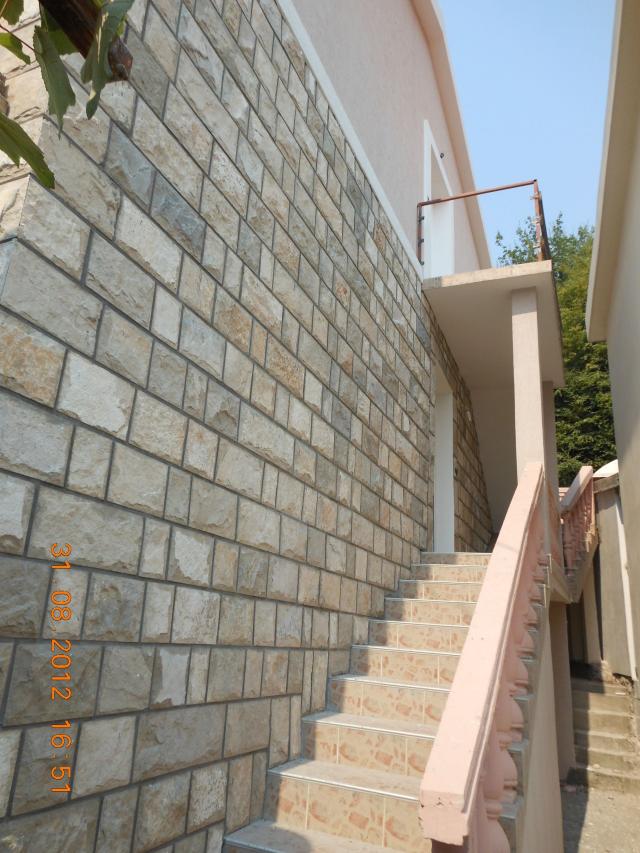 Prostrana kuća 300 m² sa pogledom na more-Budva, Lazi