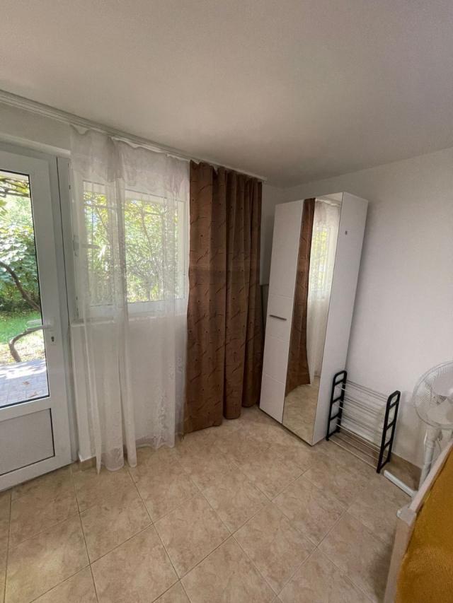 Prostrana kuća 300 m² sa pogledom na more-Budva, Lazi