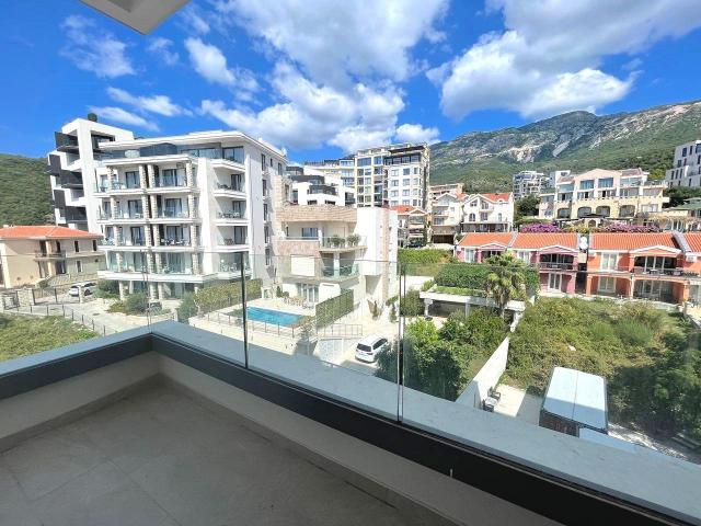 Trosoban stan 113m2 u novom kompleksu sa bazenom, SPA i pogledom na more - BECICI