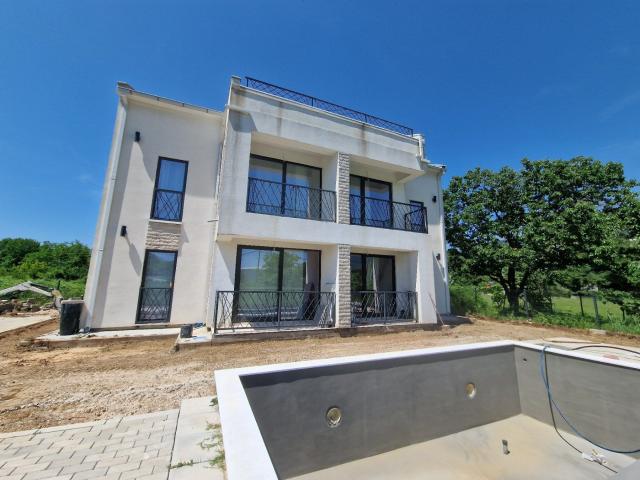 Luksuzna novoizgradjena vila 300 m² sa bazenom, Lješevići – Kotor