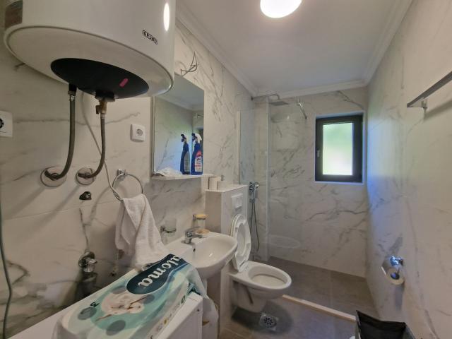 Luksuzna novoizgradjena vila 300 m² sa bazenom, Lješevići – Kotor