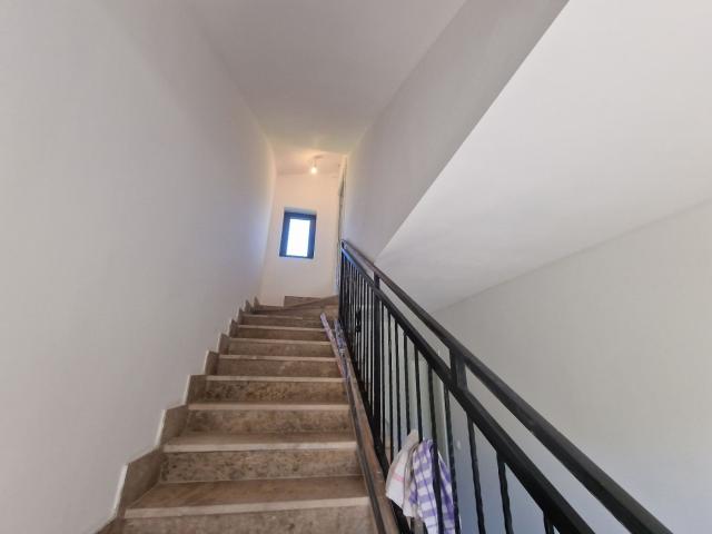 Luksuzna novoizgradjena vila 300 m² sa bazenom, Lješevići – Kotor