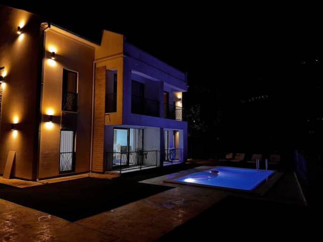 Luksuzna novoizgradjena vila 300 m² sa bazenom, Lješevići – Kotor