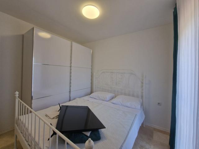 Luksuzna novoizgradjena vila 300 m² sa bazenom, Lješevići – Kotor