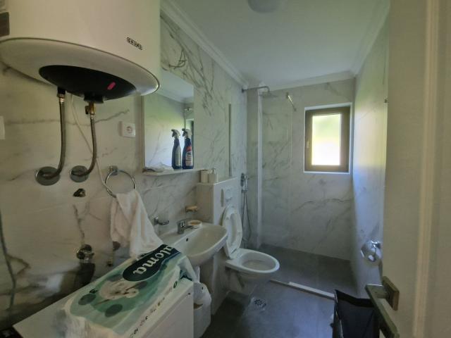 Luksuzna novoizgradjena vila 300 m² sa bazenom, Lješevići – Kotor