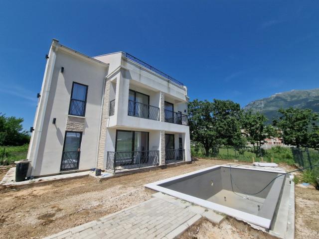 Luksuzna novoizgradjena vila 300 m² sa bazenom, Lješevići – Kotor