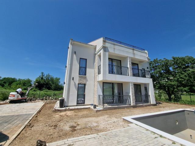 Luksuzna novoizgradjena vila 300 m² sa bazenom, Lješevići – Kotor