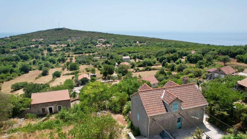 Autentična kamena kuća 138 m² na placu 566 m²– Zagora, Kotor