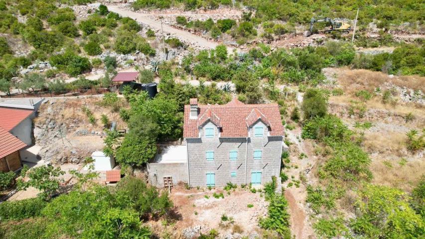 Autentična kamena kuća 138 m² na placu 566 m²– Zagora, Kotor
