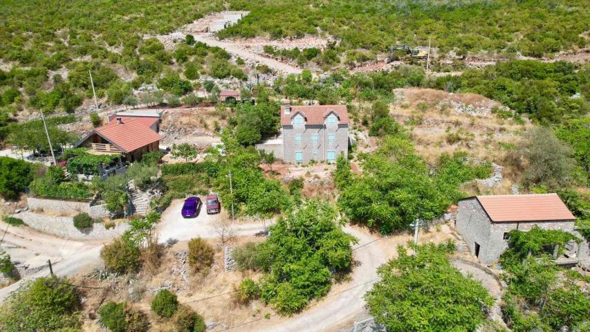Autentična kamena kuća 138 m² na placu 566 m²– Zagora, Kotor