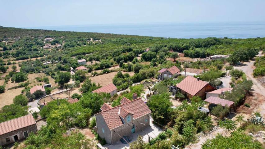 Autentična kamena kuća 138 m² na placu 566 m²– Zagora, Kotor