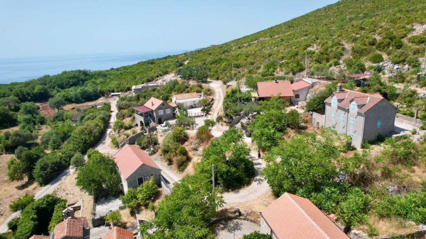 Autentična kamena kuća 138 m² na placu 566 m²– Zagora, Kotor