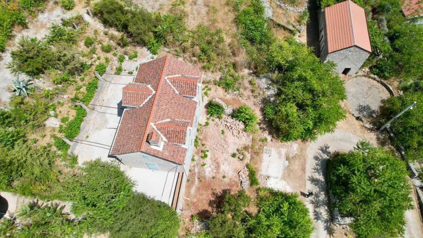 Autentična kamena kuća 138 m² na placu 566 m²– Zagora, Kotor